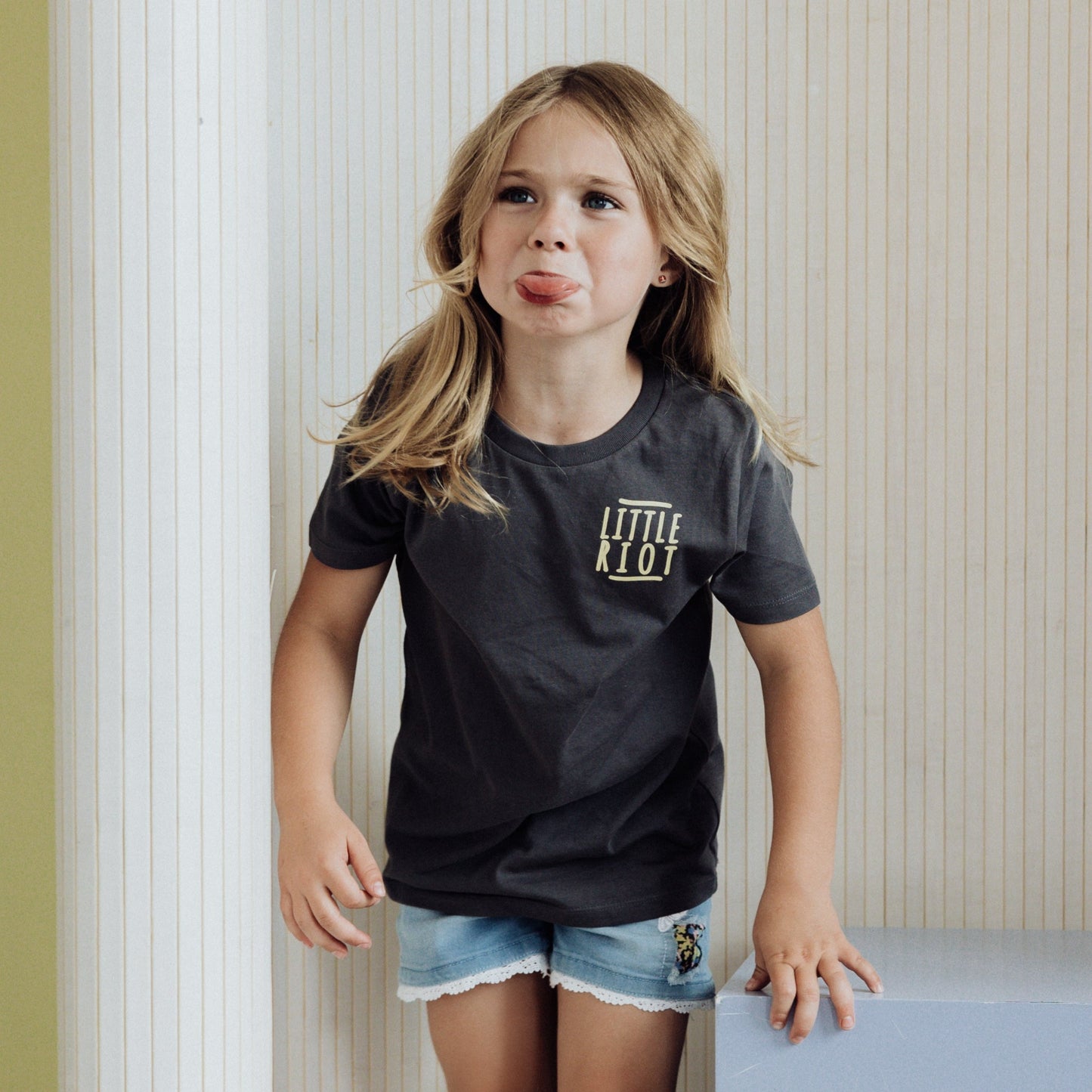 Little Riot Bee Wild Kindershirt Black Wiesbaden