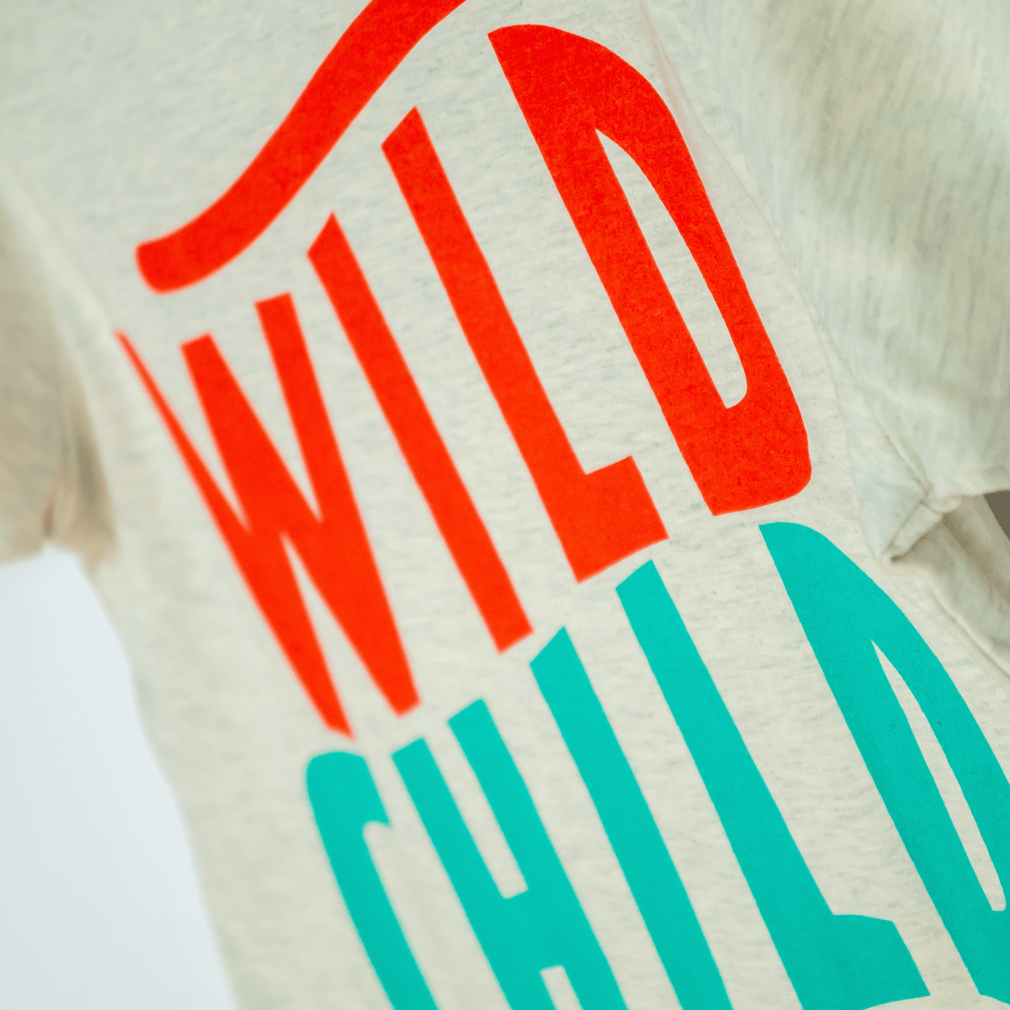 Little Riot Shirt Wild Child Kinder 1-8 Jahre Backprint großes Logo Close Up